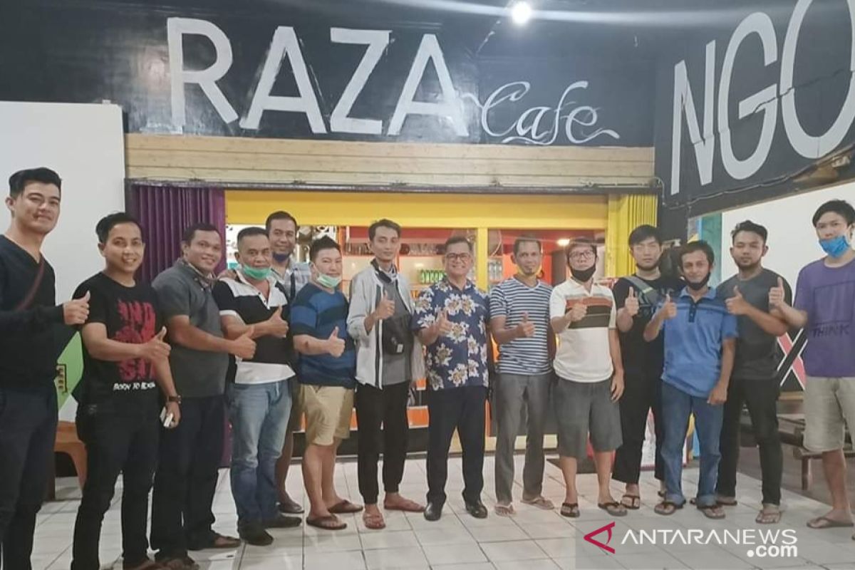 Pengusaha warung kopi di Kota Pontianak berharap kenormalan baru