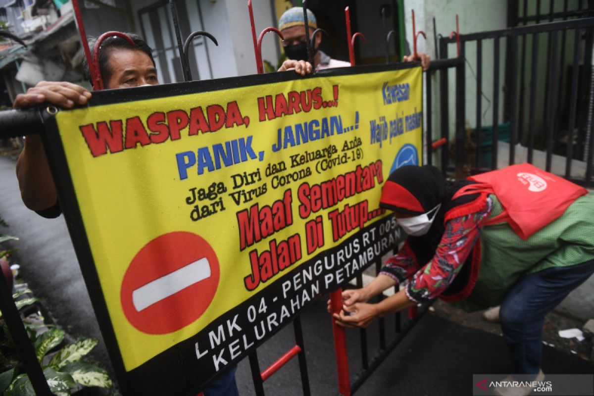 Jakarta berlakukan jam malam di zona merah COVID-19