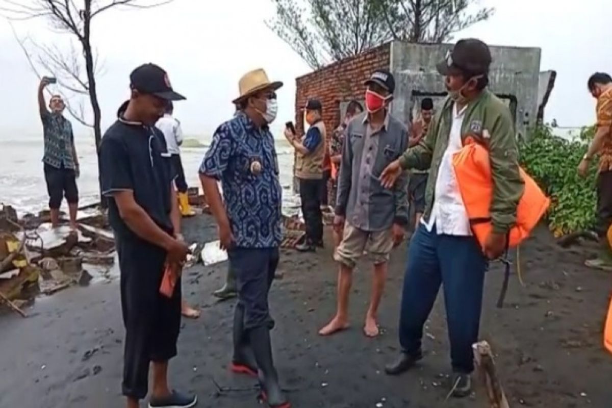 Pemkab Pekalongan tawarkan relokasi kepada warga terdampak rob