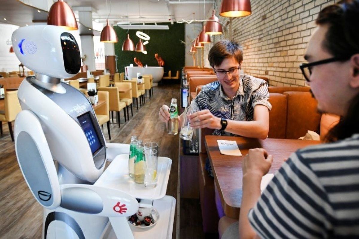 Restoran di Belanda jadikan robot pramusaji untuk mengantarkan minuman kepada pegunjung