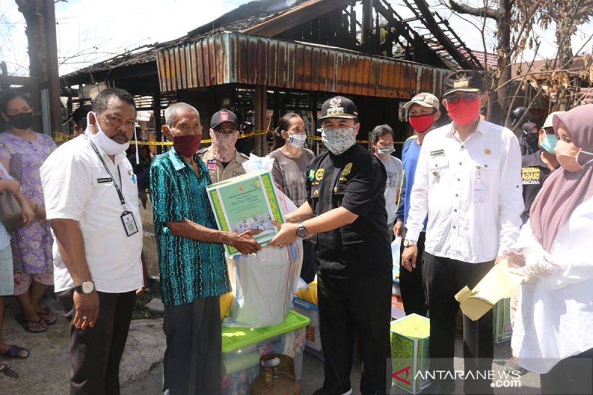 Wali Kota bantu korban kebakaran