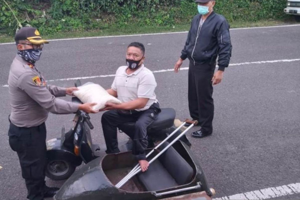 Polres Bangli bagikan bantuan Polri ke penyandang disabilitas