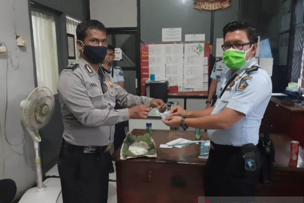 Dua kali titip nasi bungkus untuk napi Lapas Muaro Padang, upaya penyelundupan diduga narkoba digagalkan