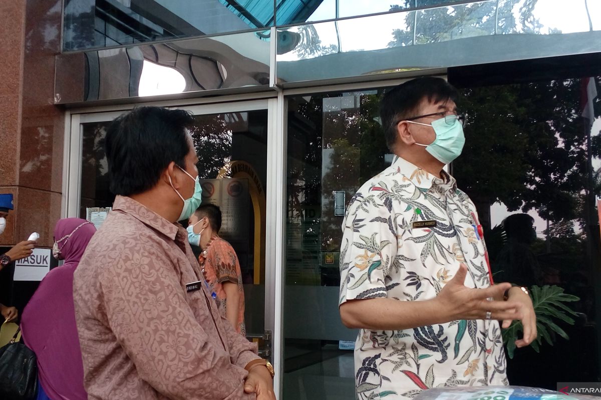 RSUD Arifin Achmad klaim tak ada  tenaga medis tertular COVID-19