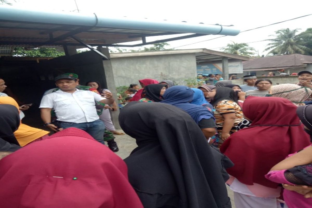 Ratusan warga Sei Bamban Batang Serangan Langkat unjuk rasa terkait bansos COVID-19