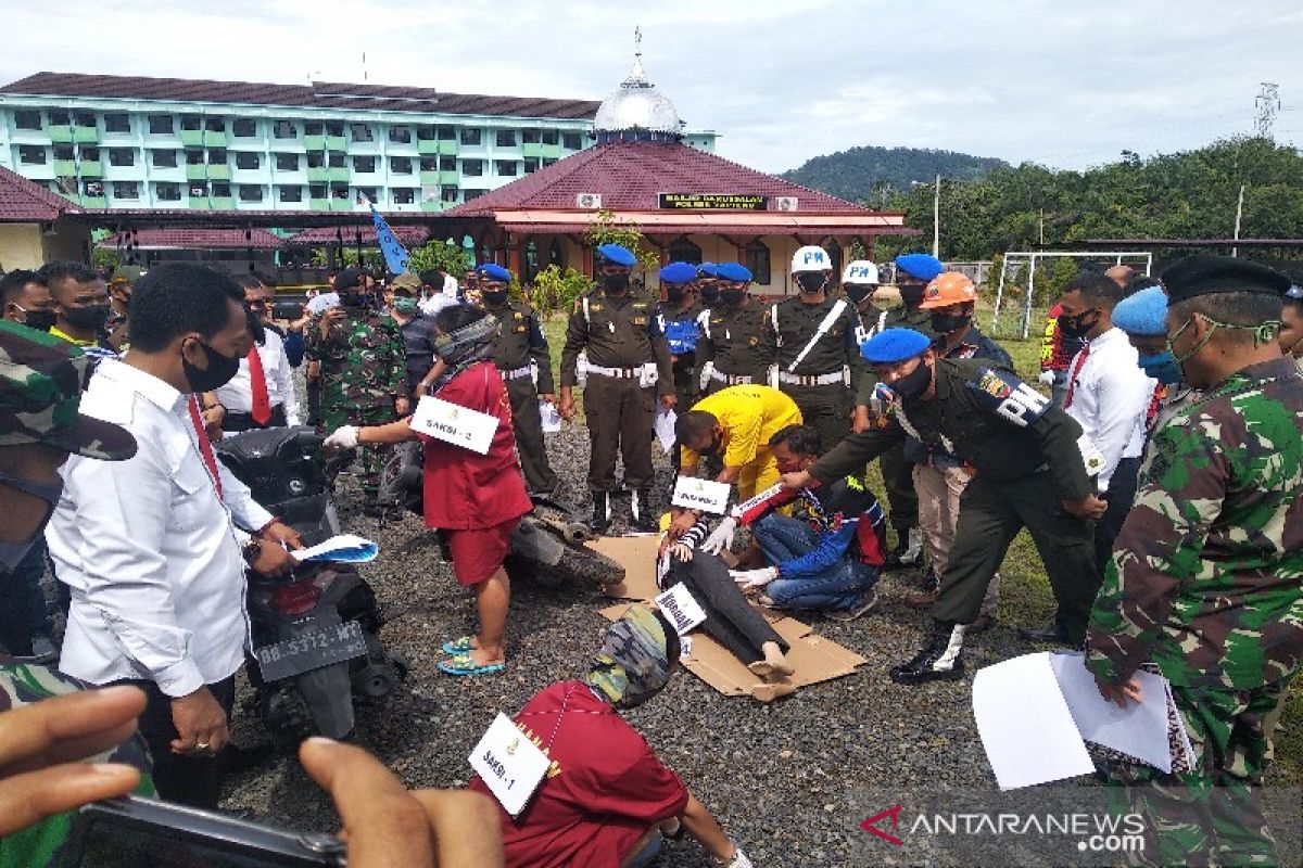 Rekonstruksi dugaan pembunuhan istri oknum TNI digelar di Mapolres Tapteng