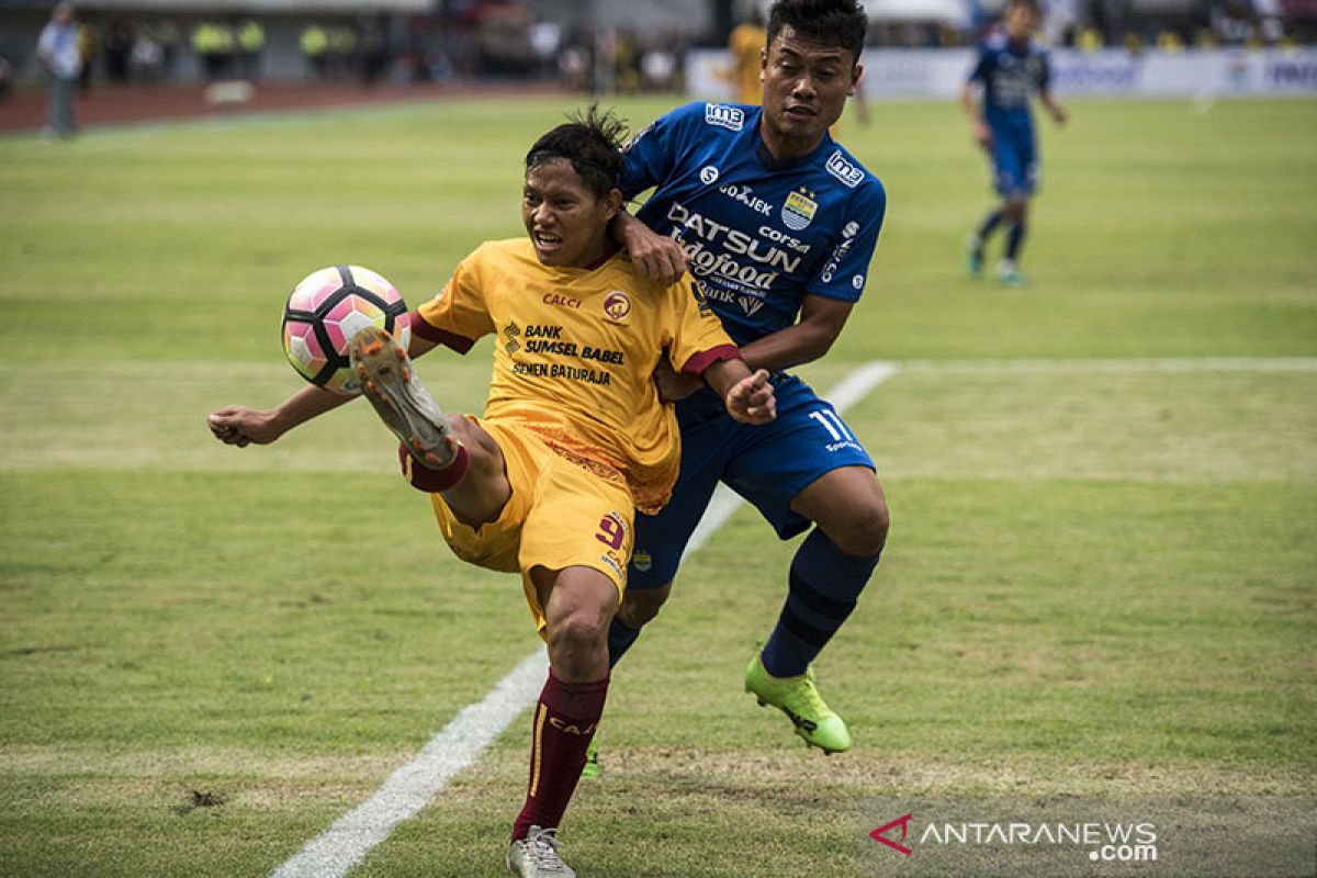 Adam Alis dan Dendi Sulistyawan wakil Bhayangkara FC di timnas senior