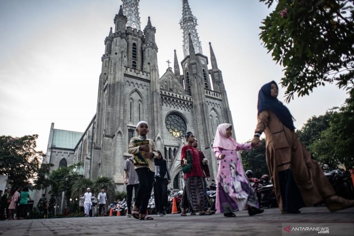 Gubernur DKI Jakarta pastikan buka tempat ibadah saat PSBB transisi