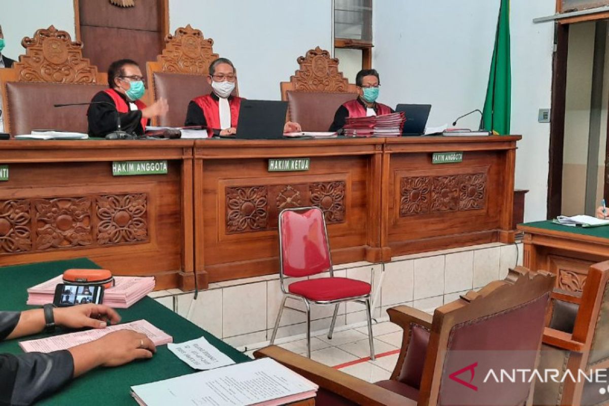 Lakukan pembunuhan sadis, JPU tuntut mati Aulia Kesuma dan putranya