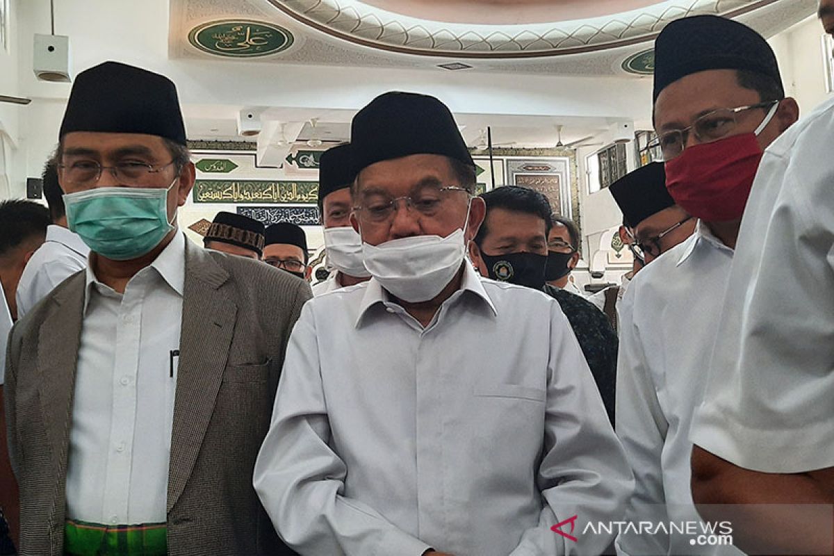 JK lega kembali Jumatan berjamaah di masjid