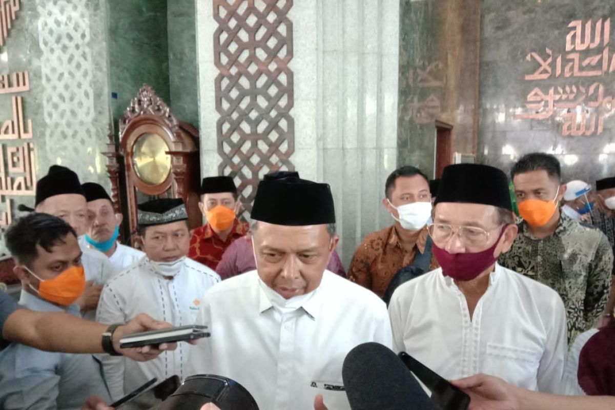 Masjid Al-Markaz Makassar gelar Shalat Jumat dengan protokol kesehatan