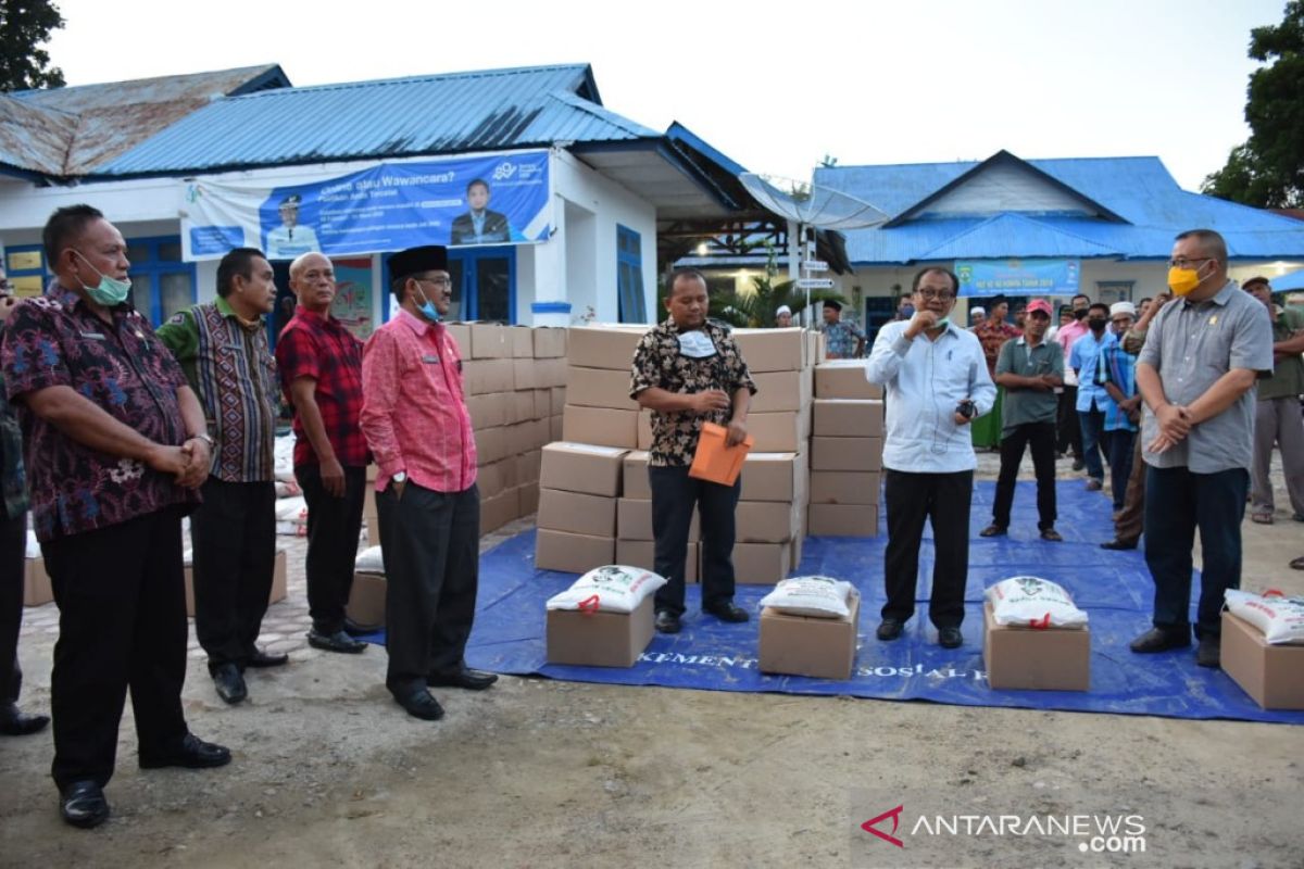 Delapan ton beras bantuan provinsi untuk Madina berjamur dikembalikan