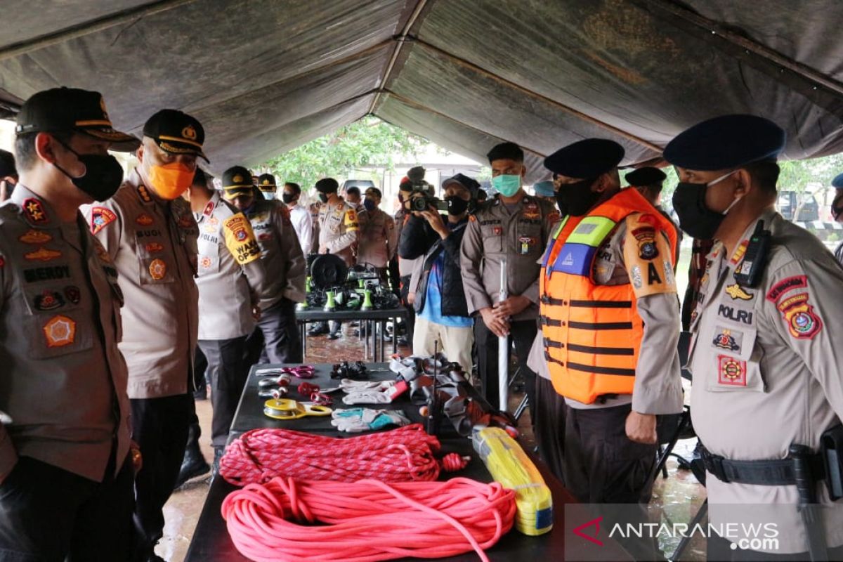 Polda Sulawesi Tenggara siapkan personel dan sarana hadapi bencana alam