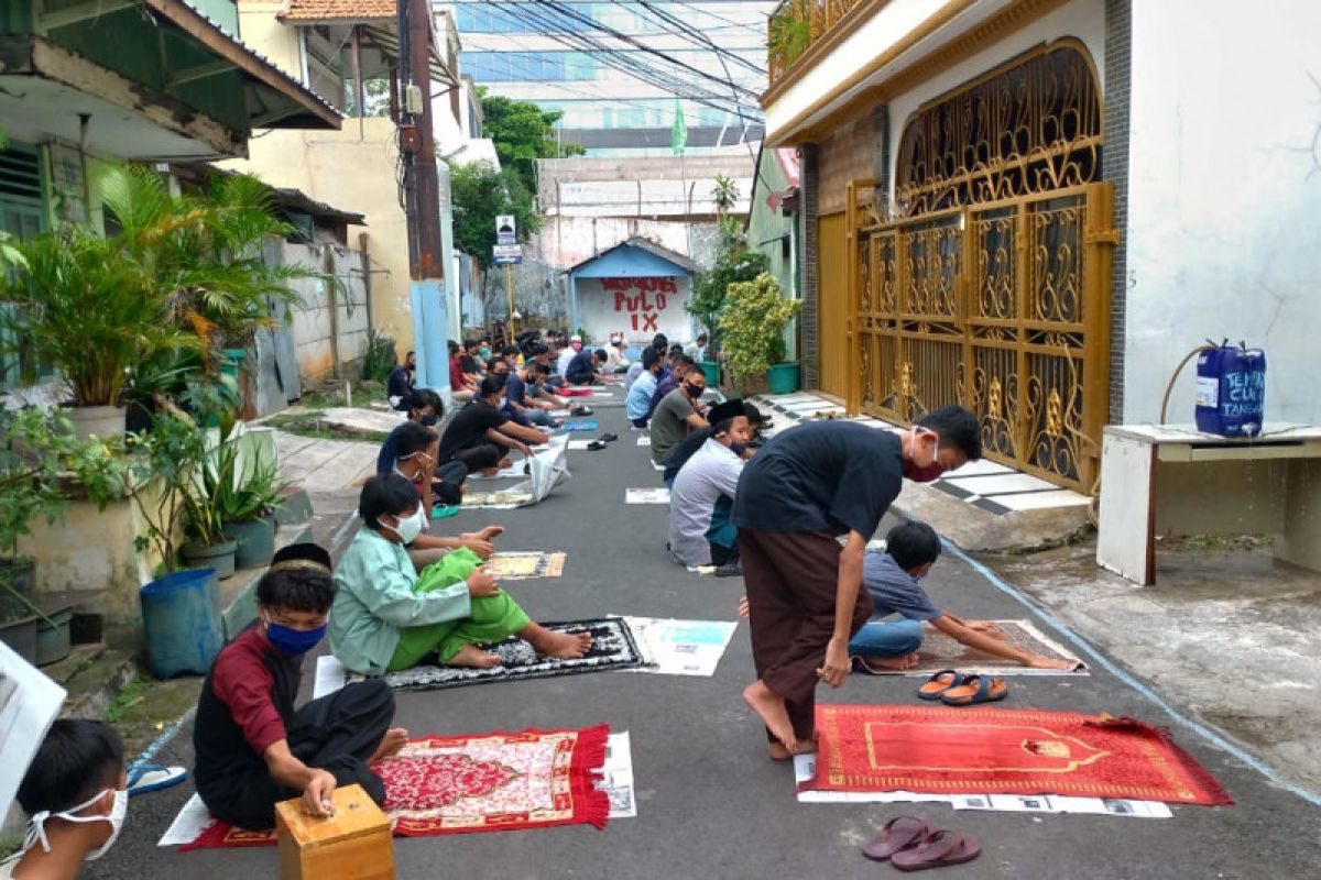 Ada ruang isolasi, Masjid KH Hasyim Asy'ari imbau jemaah tak khawatir