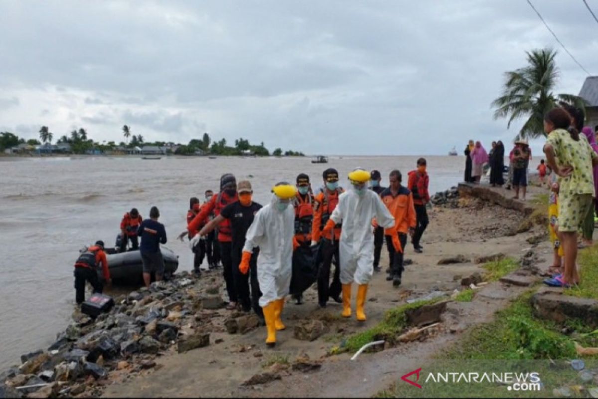 Tim SAR temukan jasad pekerja kapal tongkang yang tenggelam