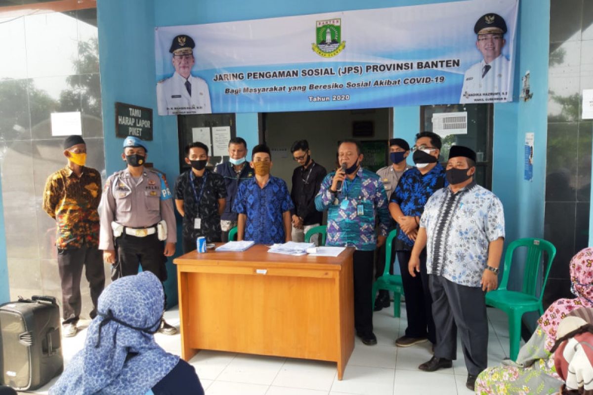 Pemprov Banten salurkan bansos bagi warga terdampak COVID-19 di Lebak