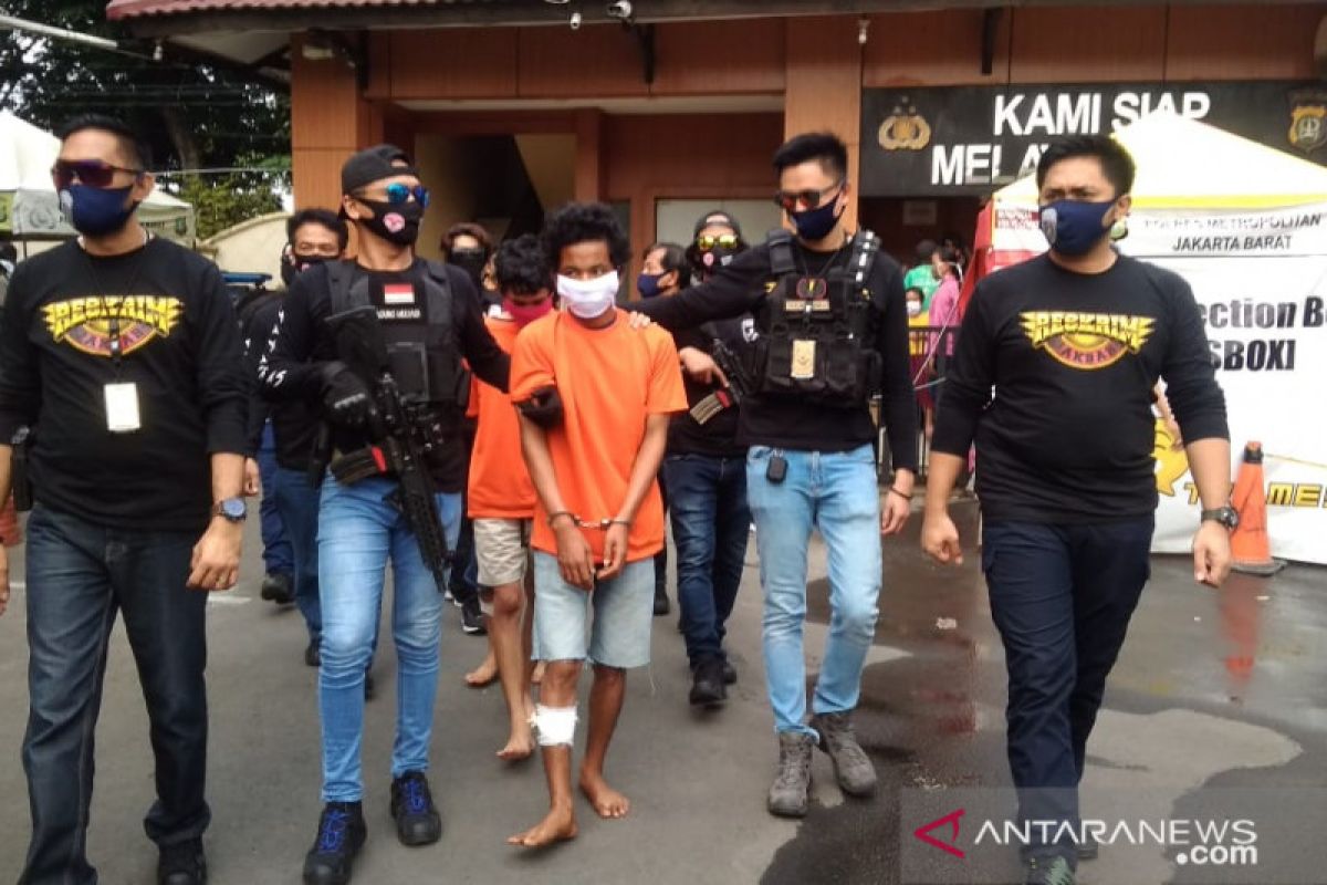 Polisi tembak mati 2 perampok minimarket