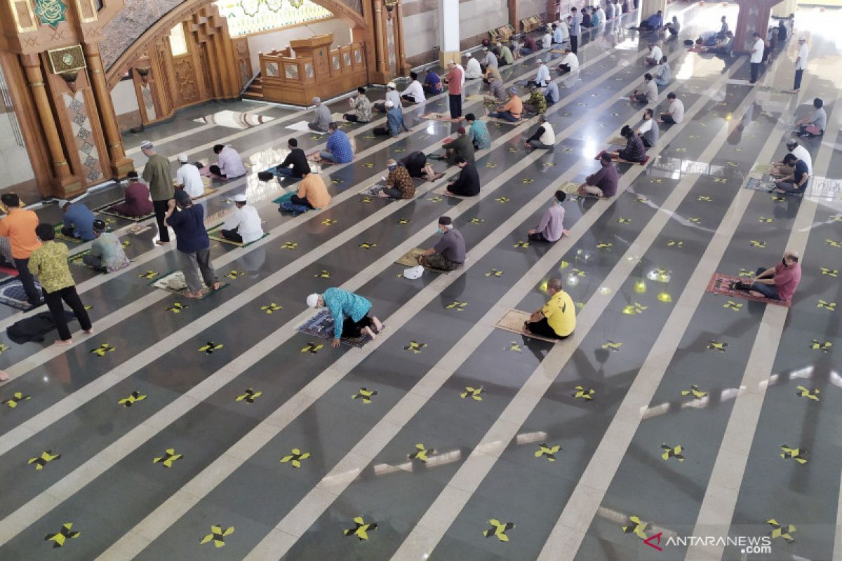 Masjid Pusdai Bandung batasi jamaah shalat Jumat