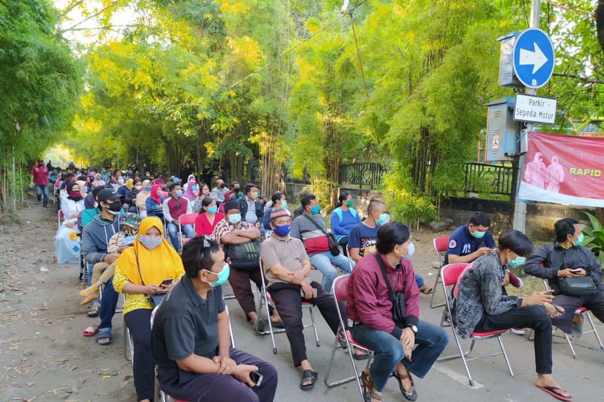 Rapid test dan swab massal di Keputih Surabaya lebih tertib dari sebelumnya