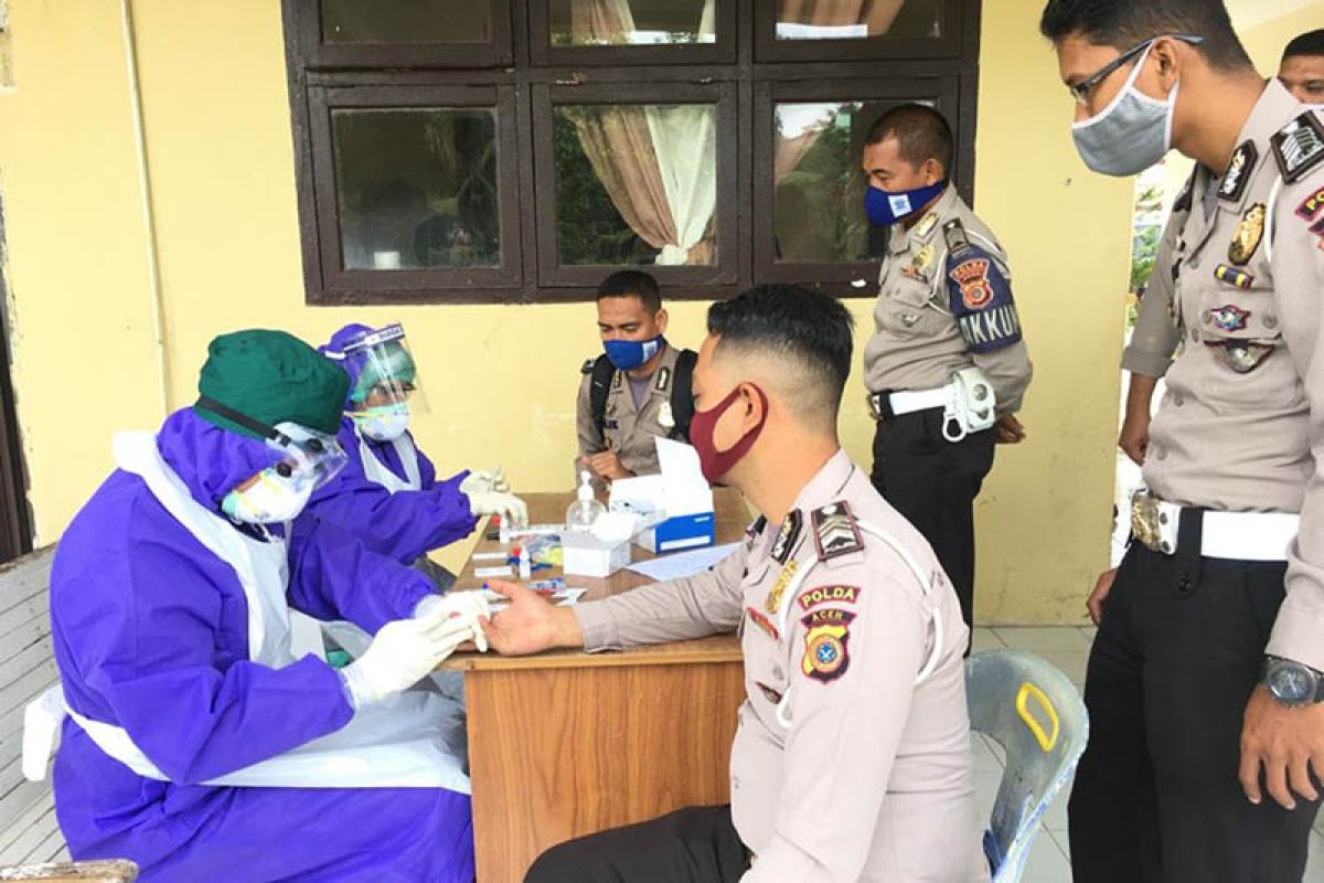 50 personel Ditlantas Polda Aceh jalani rapid test