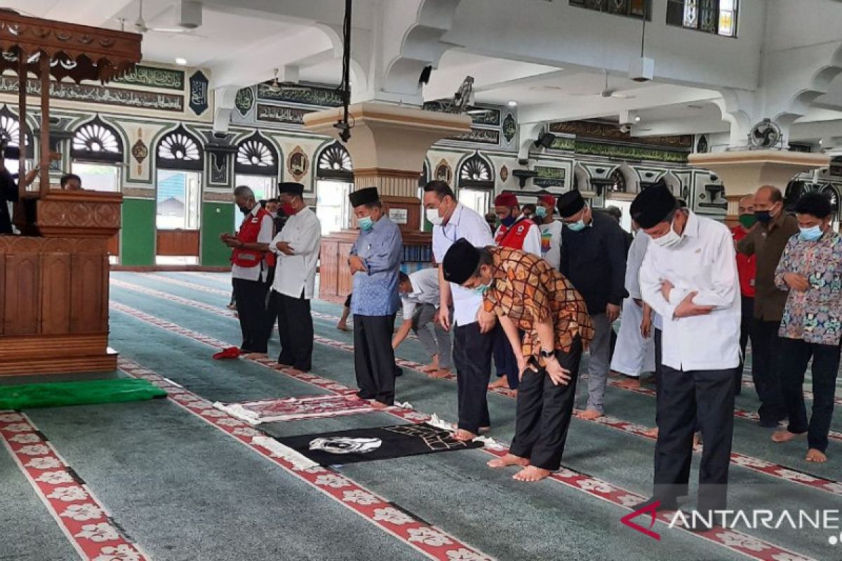 Masjid Al-Azhar siap gelar Shalat Jumat perdana pada PSBB transisi