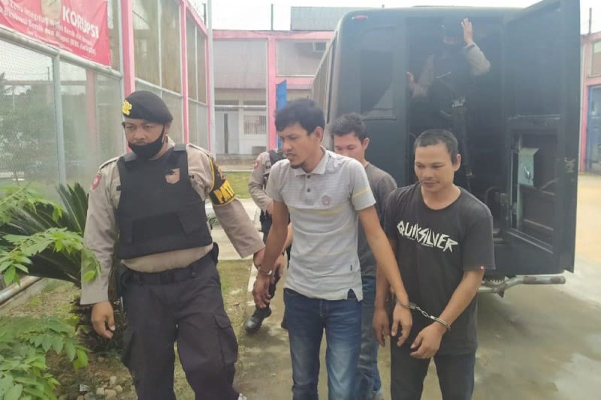 Hendak kabur, napi Lapas Aceh Timur ditangkap di plafon
