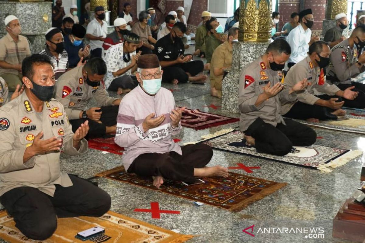 Belum semua masjid di Palembang selenggarakan shalat Jumat