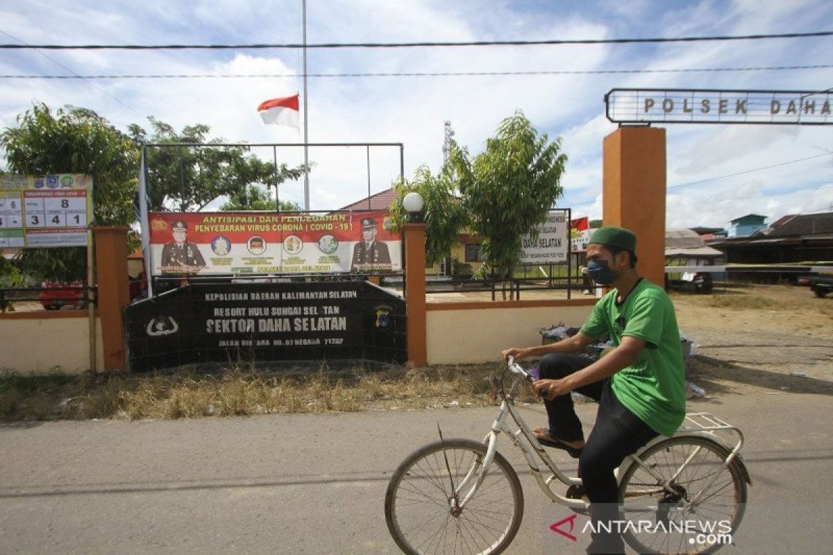 Gubernur DKI Jakarta Anies Baswedan imbau warga utamakan jalan kaki dan bersepeda untuk mobilitas