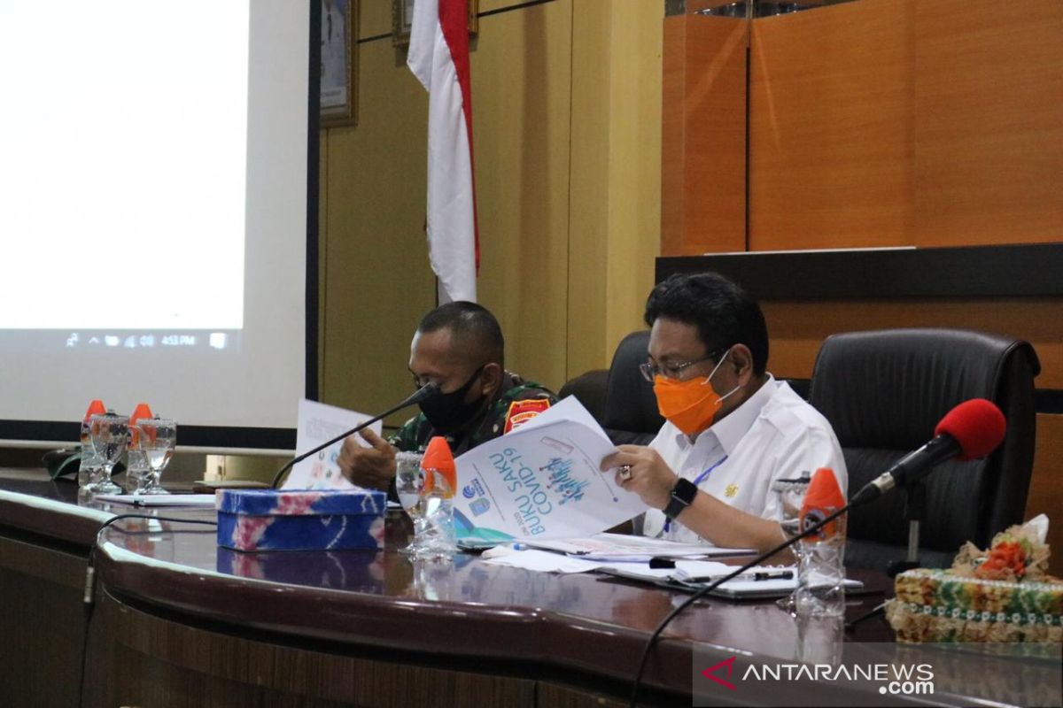 Banjar publishes COVID-19 pocketbook in Banjar language