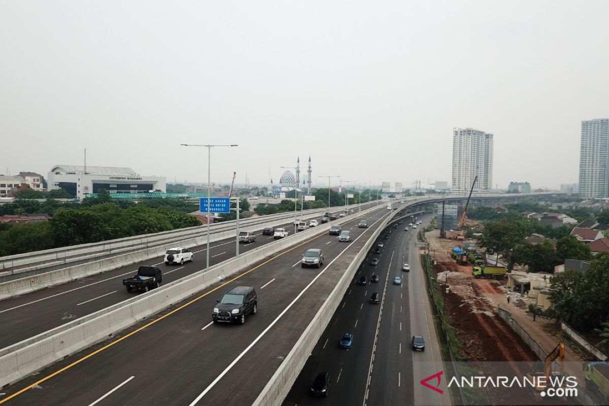 Tol Layang Jakarta-Cikampek kembali dibuka malam ini