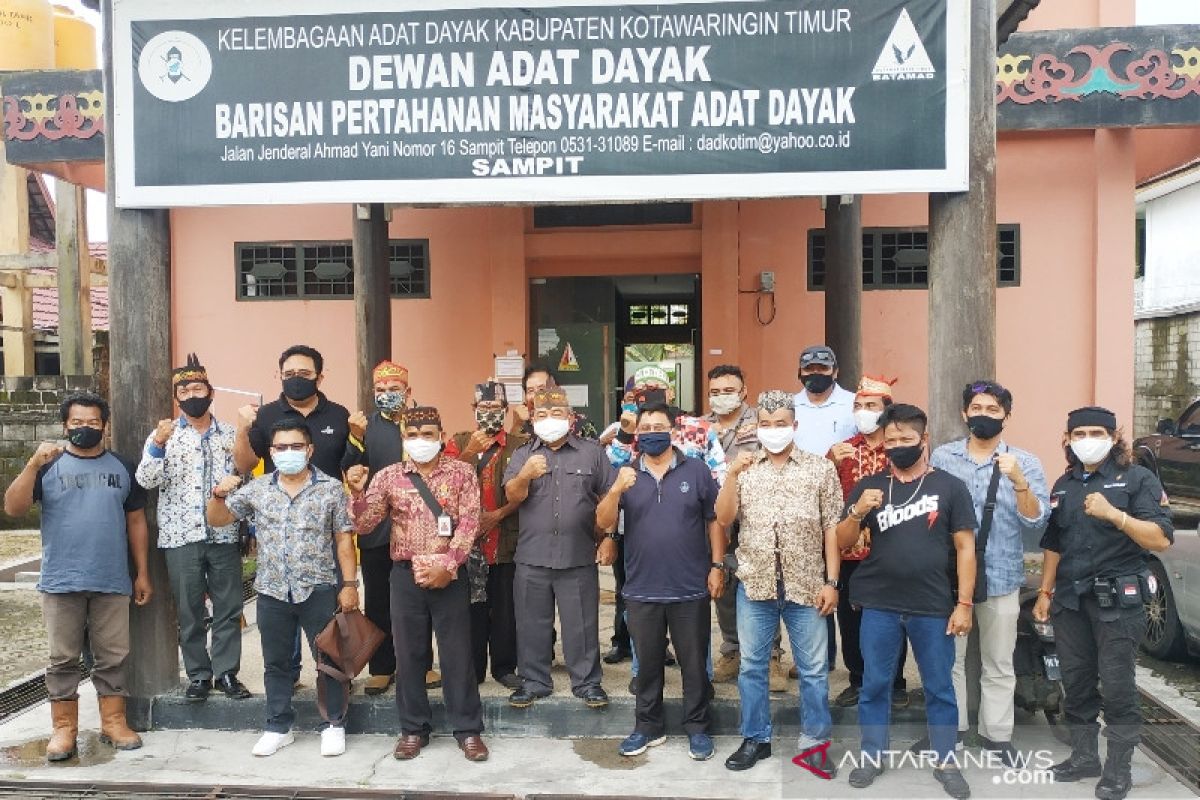 Kasus hoax diskriminasi perekrutan pekerja sawit dibawa ke hukum adat