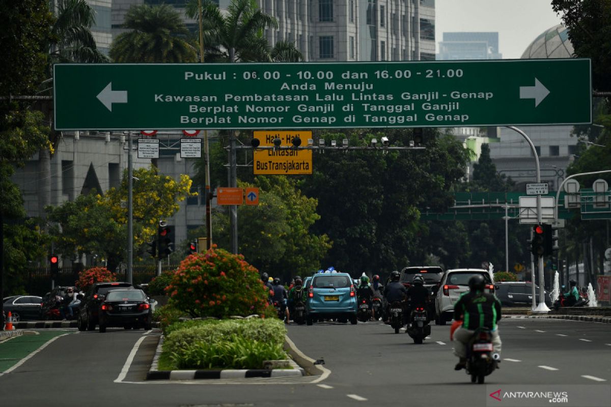 Besok, ganjil-genap ditiadakan