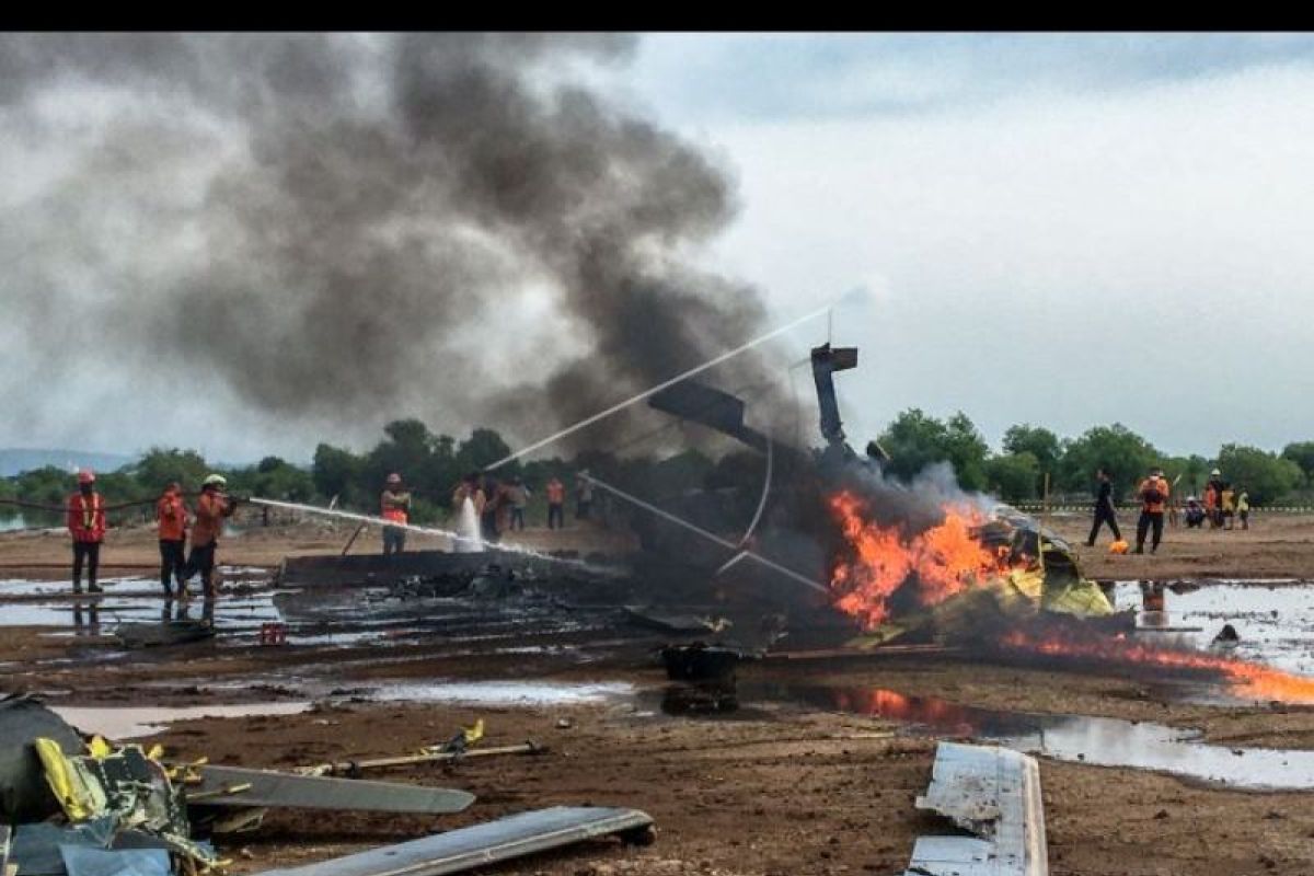 Helikopter TNI AD jatuh di Kendal dalam misi latihan terbang calon perwira