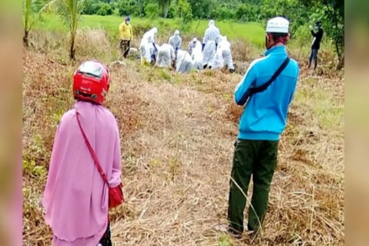 Terbukti negatif, keluarga tak bisa pindahkan makam jenazah PDP corona