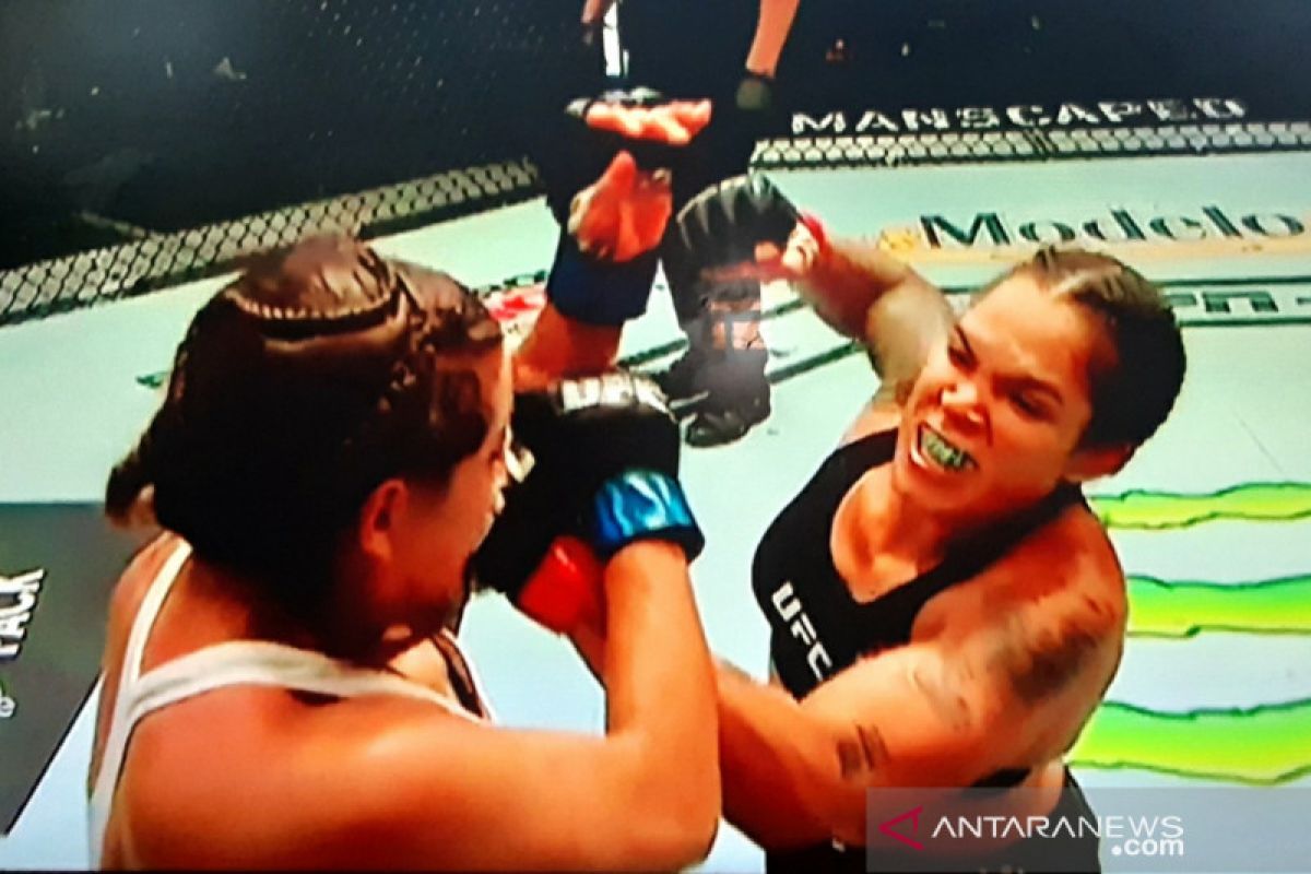 UFC 250: Tundukkan Felicia Spencer, Amanda Nunes pertahankan sabuk