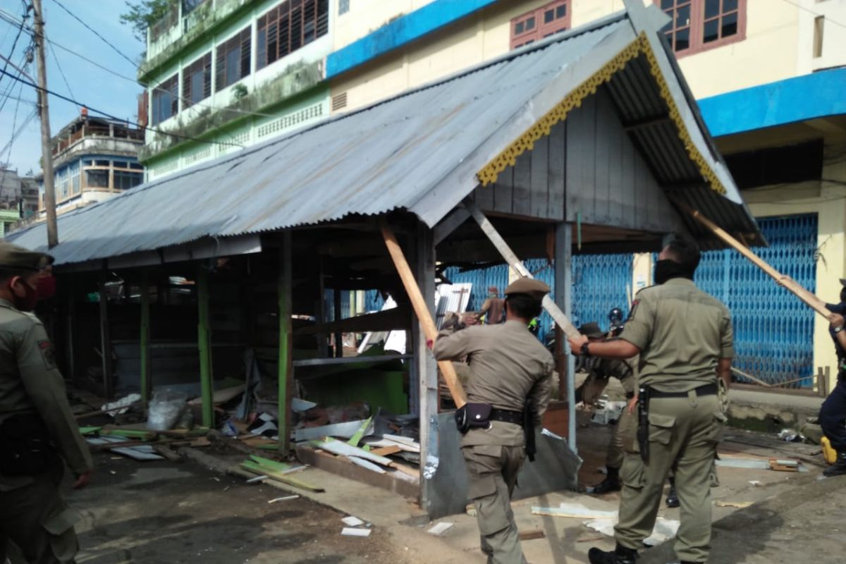 Penertiban 356 lapak pedagang bertujuan untuk mengembalikan fungsi badan jalan