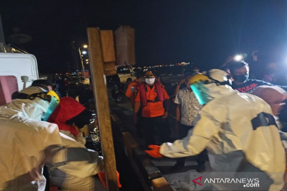 14 wisatawan dievakuasi dari kapal bocor di Kolaka