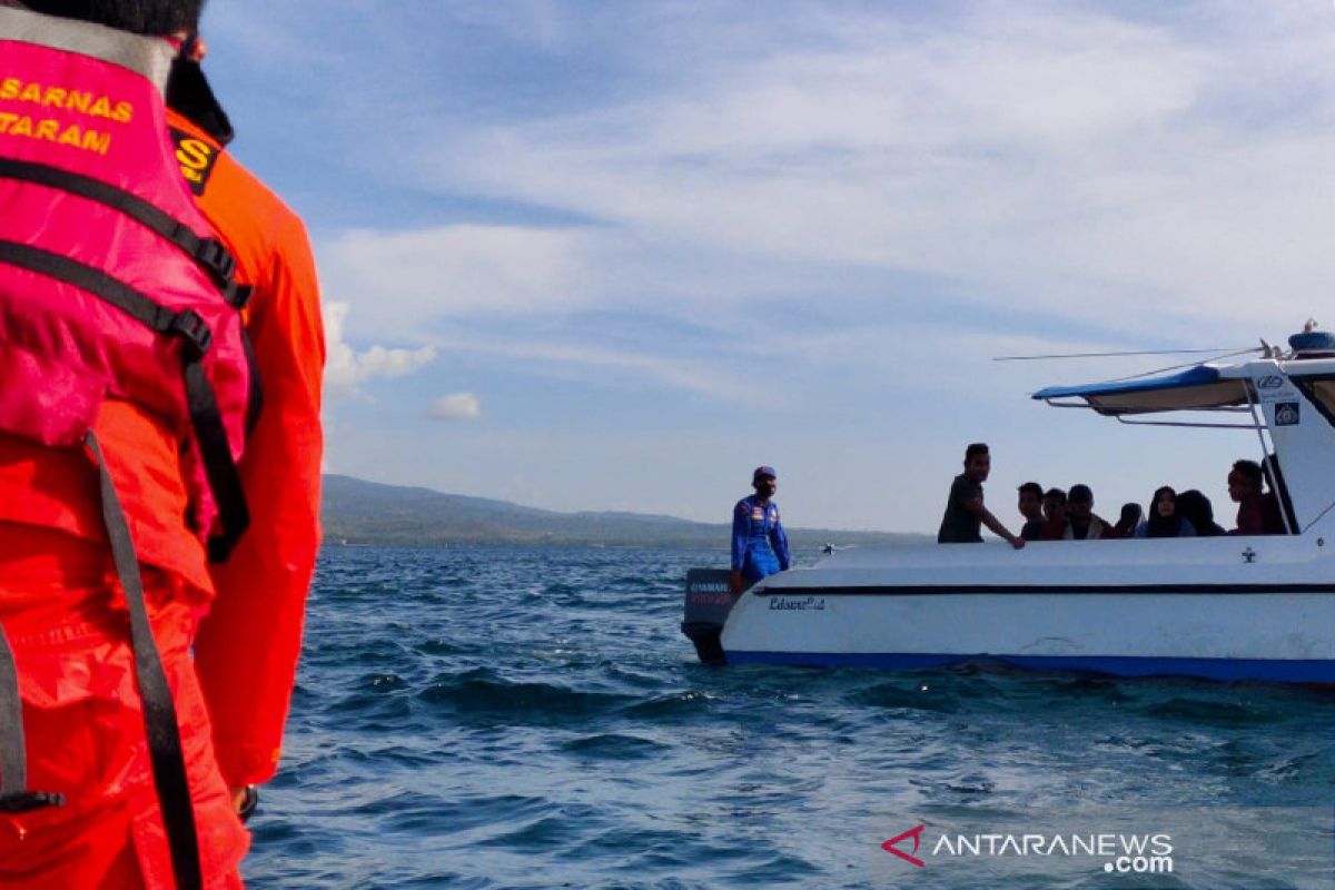 Basarnas selamatkan satu keluarga wisatawan di Gili Kondo Lombok