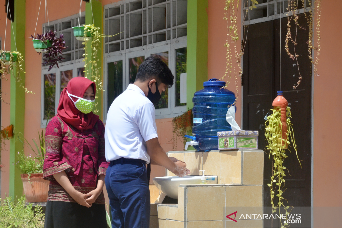 Sekda Gorontalo Utara pantau simulasi normal baru di sekolah