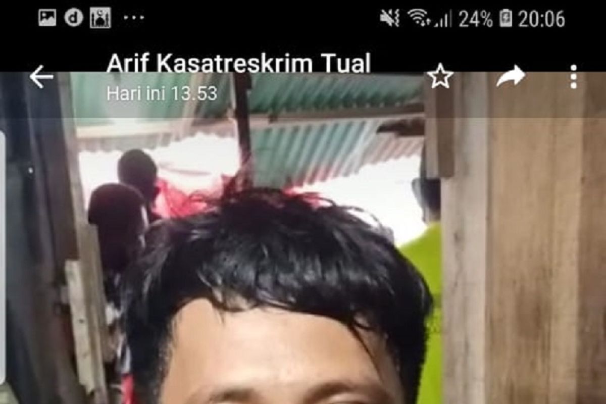 PKL dan tokoh agama dukung anggota Polisi rotan warga di pasar Mardika Ambon