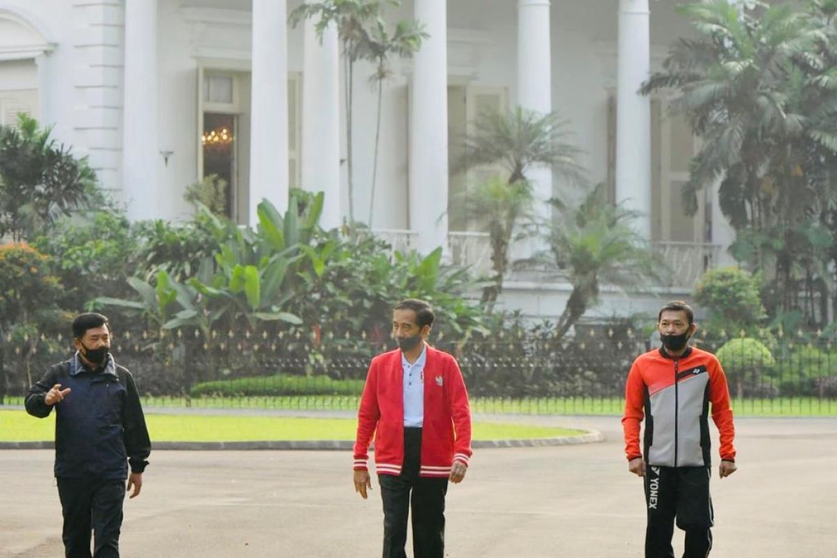 Presiden Jokowi ajak masyarakat berolahraga perkuat imunitas