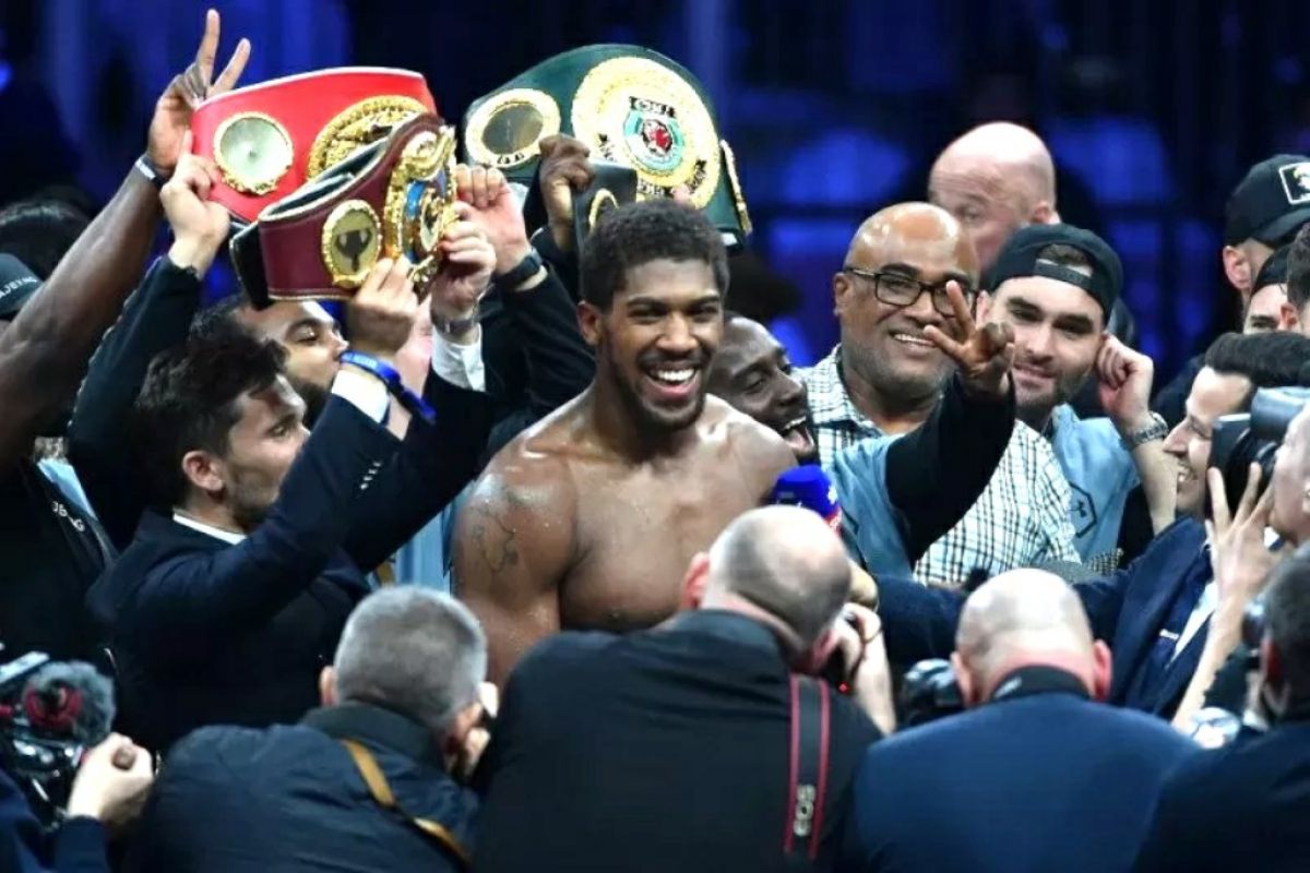 Anthony Joshua dan Tyson Fury telah bersepakat untuk bertarung di atas ring