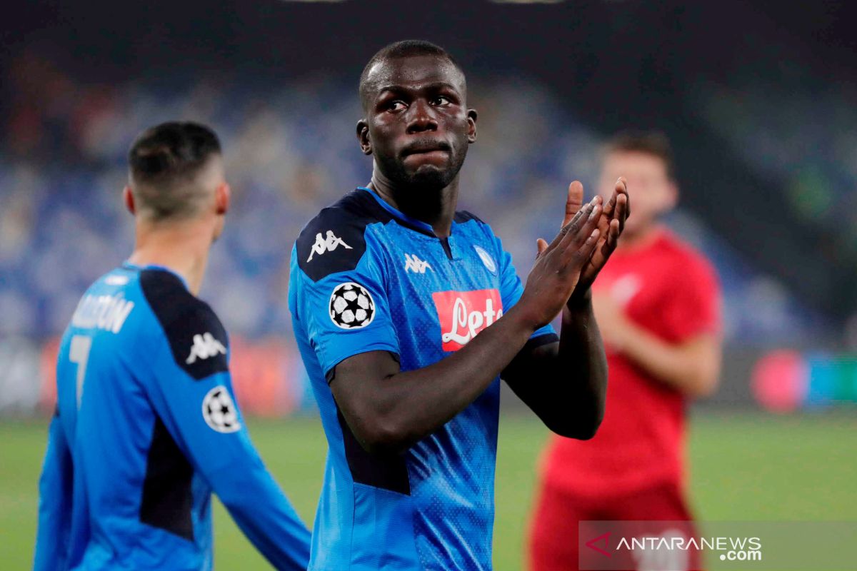 Napoli enggan turunkan harga Kalidou Koulibaly