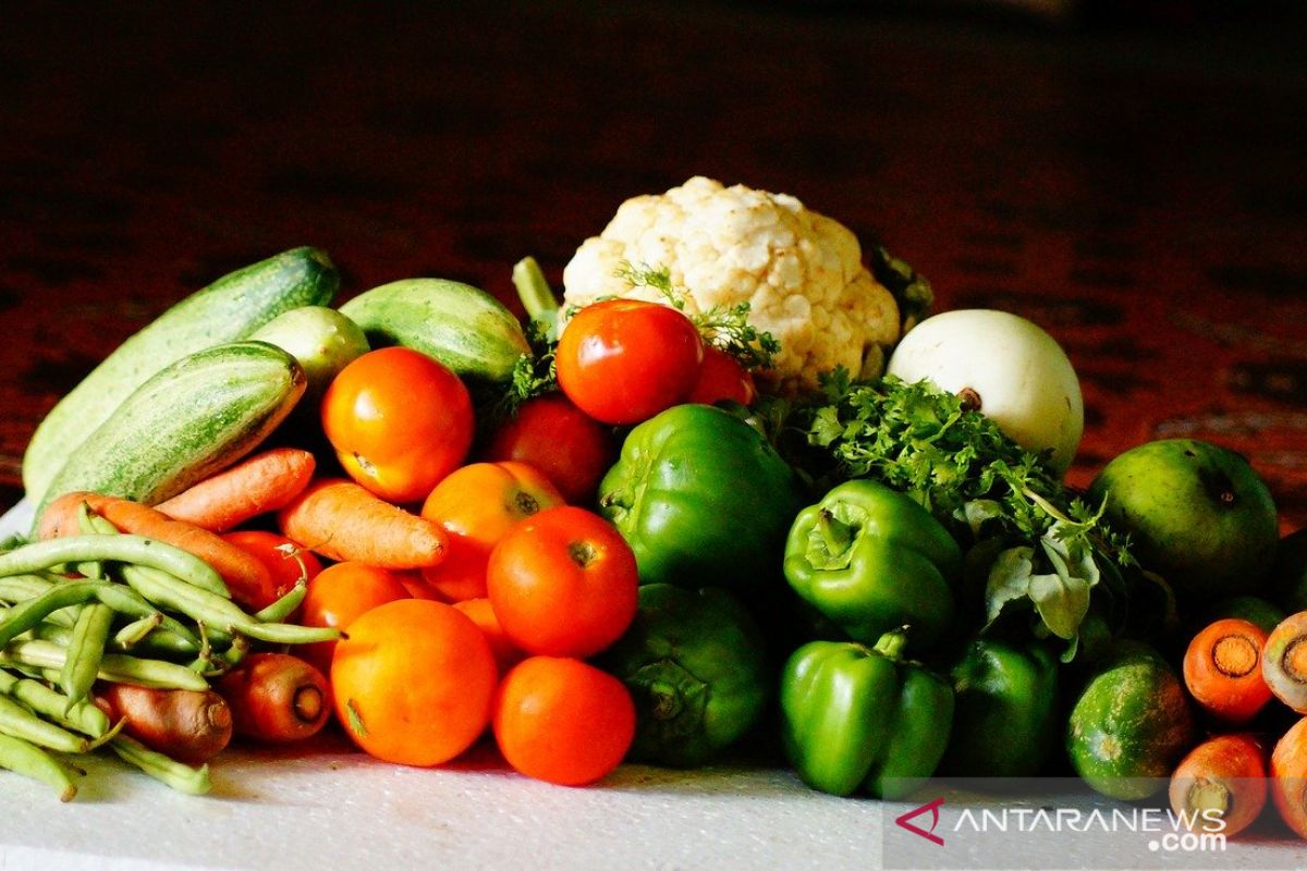 Hanya satu dari 10 penduduk Indonesia cukup konsumsi buah-sayur