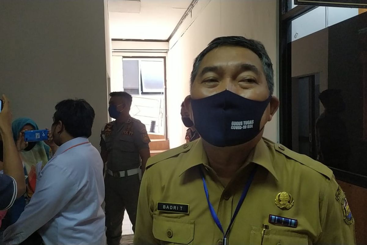 Pemkot Bandarlampung berikan hibah perlengkapan protokol kesehatan ke KPU