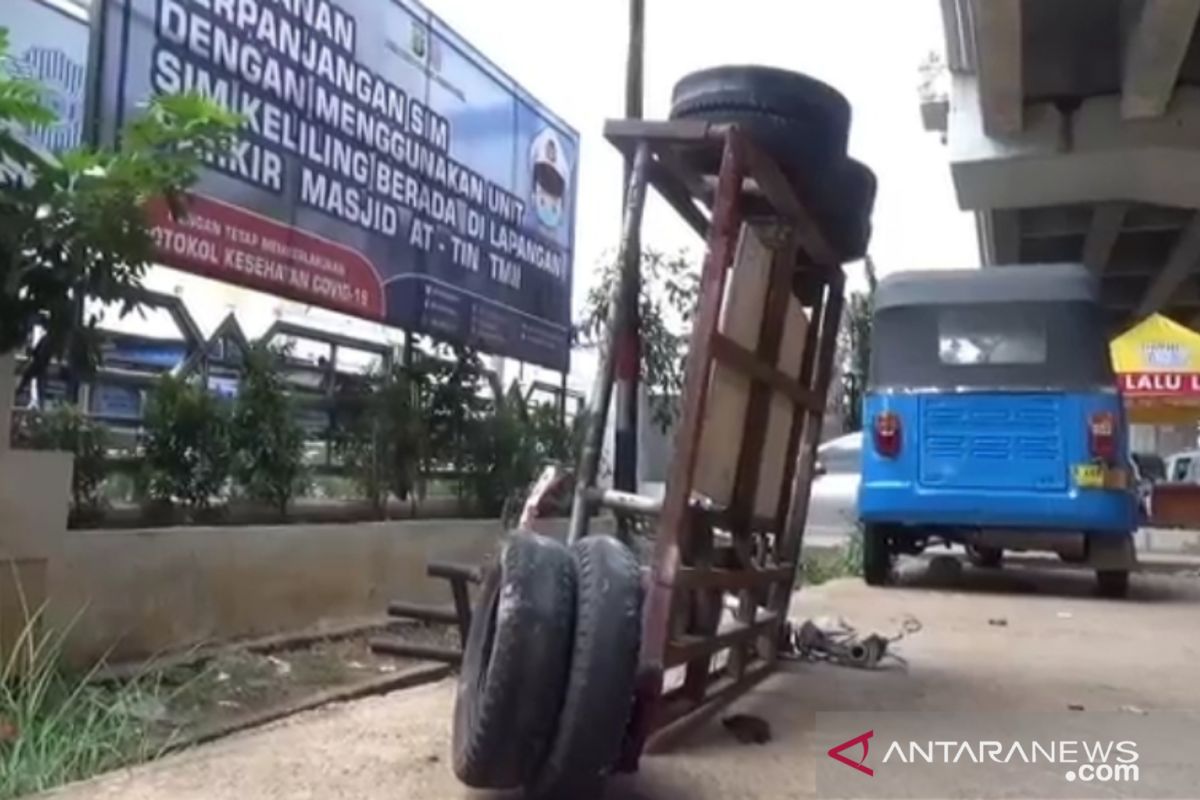 Penabrak enam penumpang Vespa di BKT berstatus tersangka