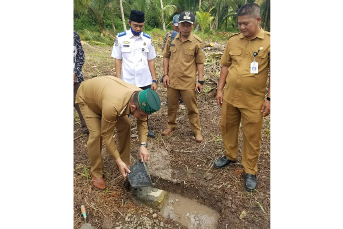 Wabup Kayong Utara dukung pembangunan pendidikan SMP-IT dan Ponpes