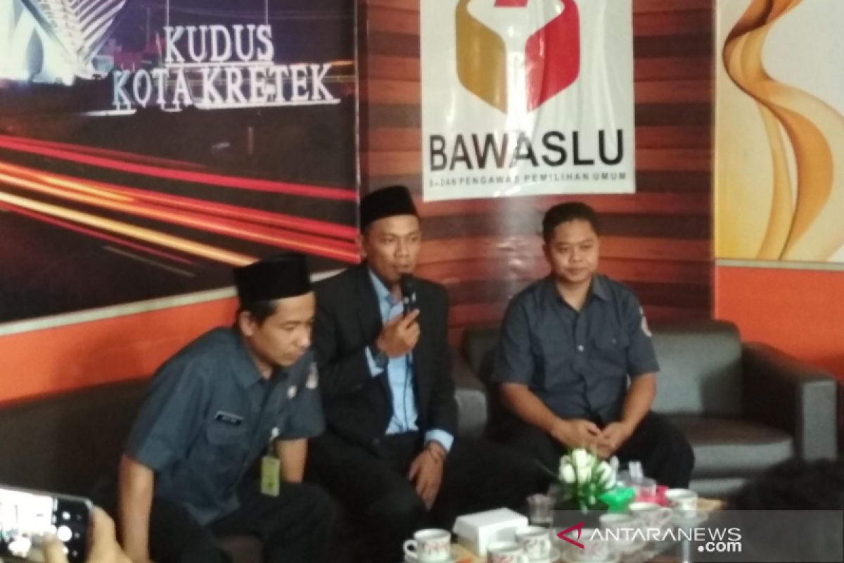 Bawaslu beri edukasi politik pada masyarakat lewat  diskusi daring