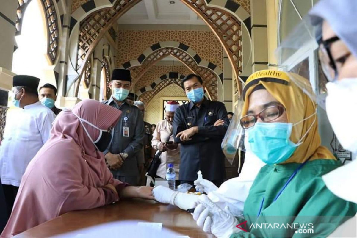 137 imam masjid Pekanbaru ikut tes cepat, satu reaktif