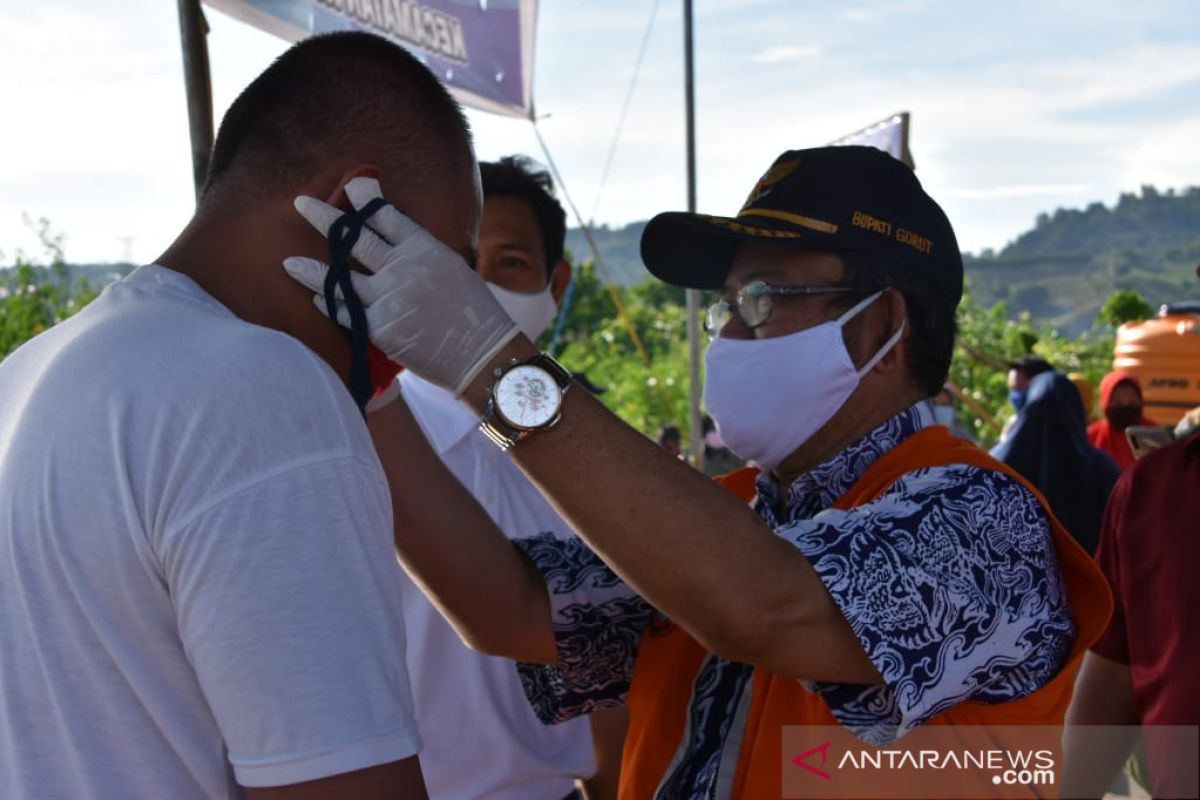 Bupati Gorontalo Utara canangkan penerapan tatanan normal baru di pasar